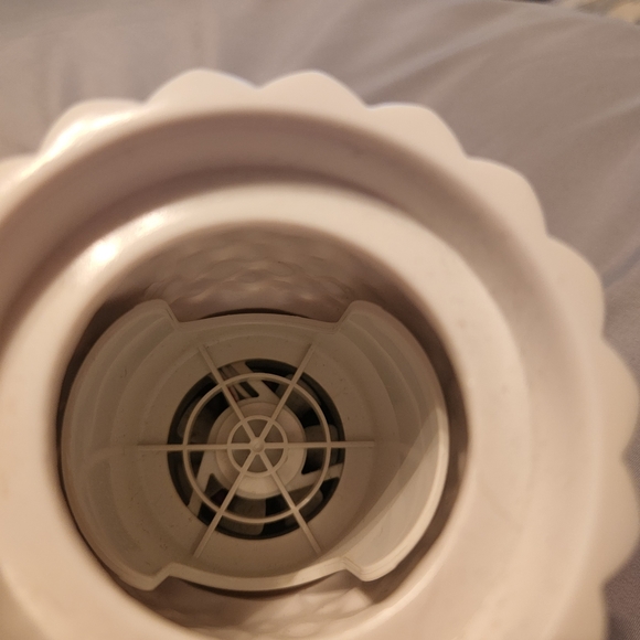 Scentsy wall plug - Picture 2 of 3